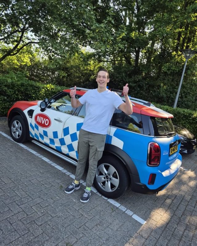 Teun is vandaag geslaagd! Wat een topper ben jij! 🚙🚗✅☀️🎈🎉🥳🚘🎊😁 van harte gefeliciteerd #Nijmegen #NivoXL #Rijles #Rijschool